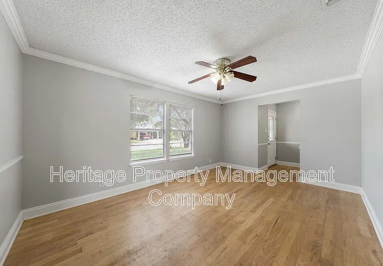 7422 Stonehouse Dr — Photo 7