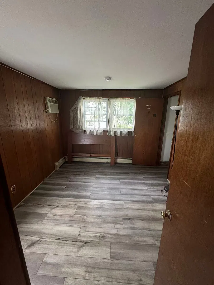 Building Photo - 42 Hollyhock Rd