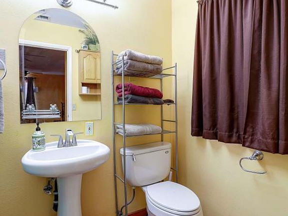 Private Bathroom & Shower