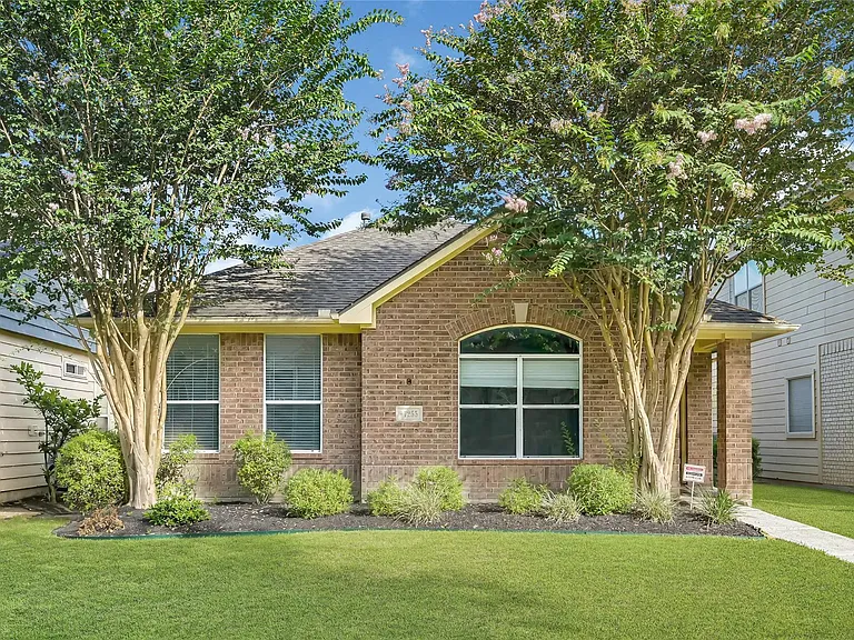 17255 Lafayette Hollow Ln — Photo 1