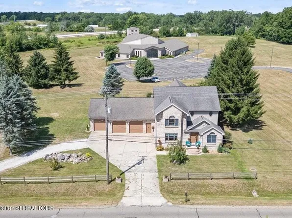 1300 S Canal Rd, Lansing, MI 48917