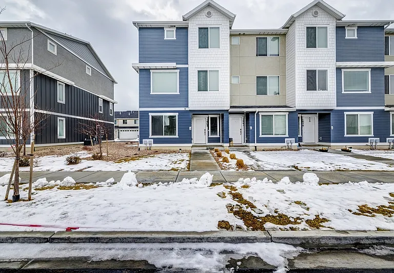1063 E Waterway Ln #1 — Photo 1