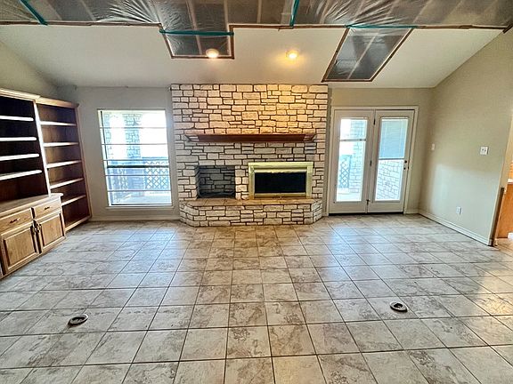 3rd image of 120 Crockett Dr