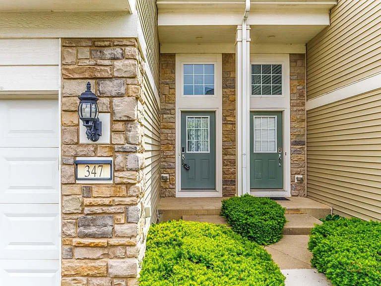 347 Devoe Dr — Photo 3