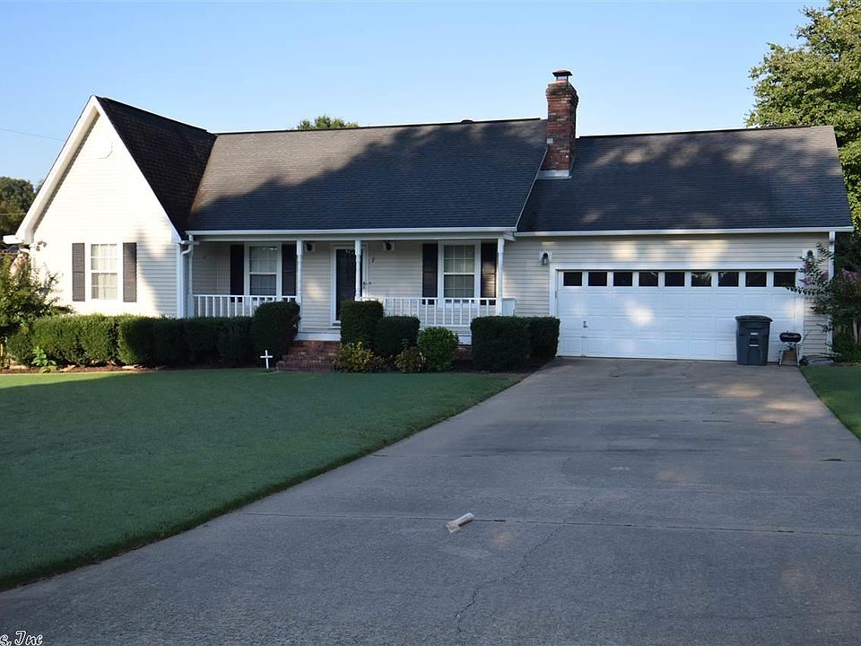 1st image of 7 Marlaine Cir