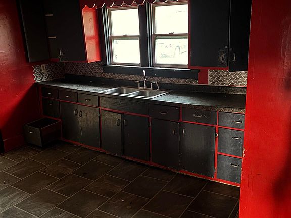 5th image of 1007 N 6th St
