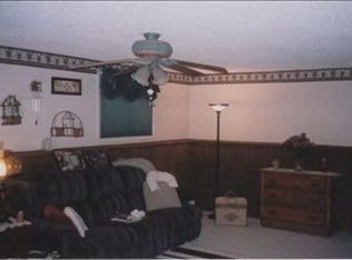 1348 Laurel Dr, Fostoria, OH 44830