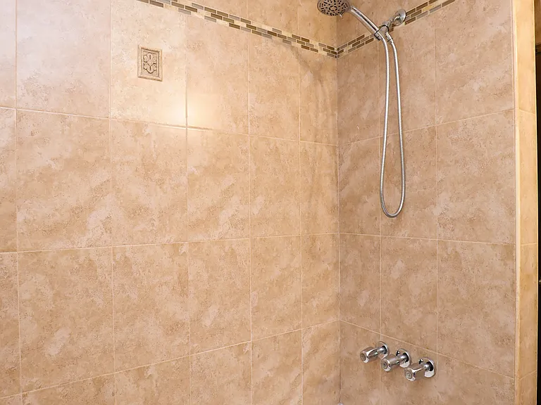 30 Lamb Ave #3B — Photo 9