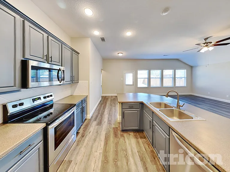 12608 Summerwood Dr — Photo 5