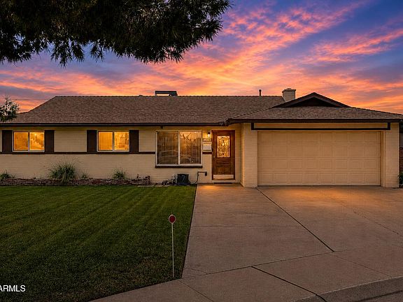 2nd image of 409 E HERMOSA Circle