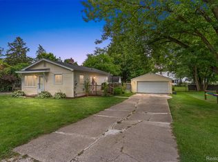 2334 Bradford Dr, Flint, MI 48507