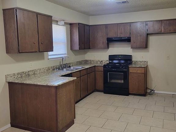 2nd image of 13734 S Glen Pl