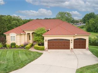 617 NE Persimmon Cir, Lees Summit, MO 64064