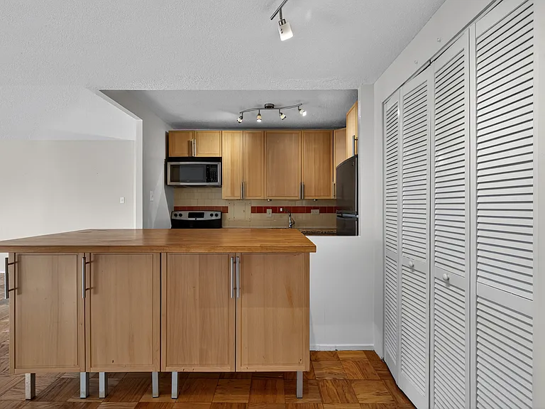 1311 Delaware Ave SW #231 — Photo 12