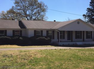1144 N Crockett Rd, Senatobia, MS 38668