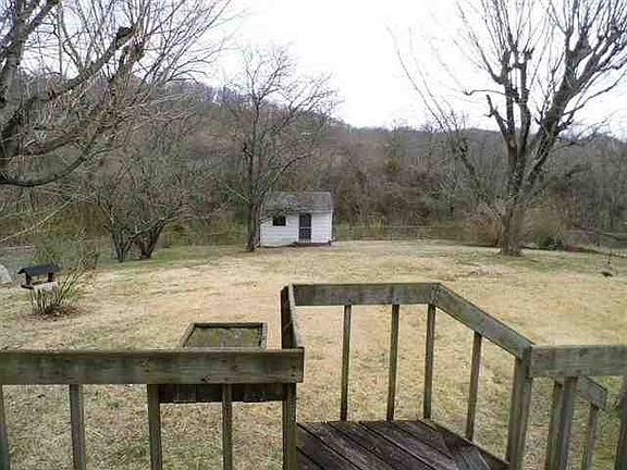 4th image of 228 Highland Dr
