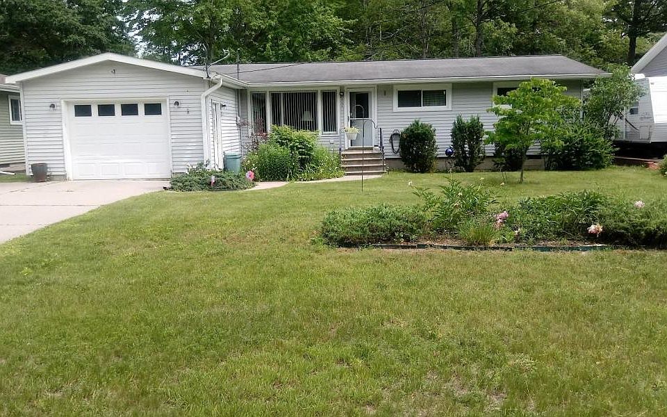 1st image of 711 Shelley St