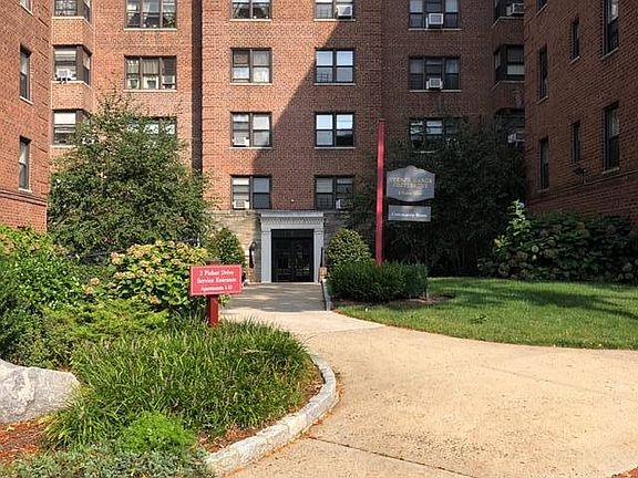 4th image of 2 Fisher Dr Floor 419-4