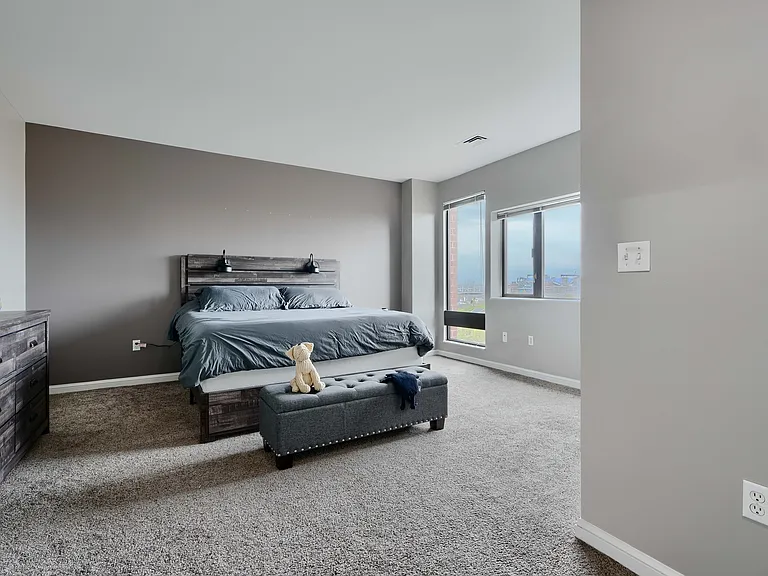 10 E Lee St #706 — Photo 21