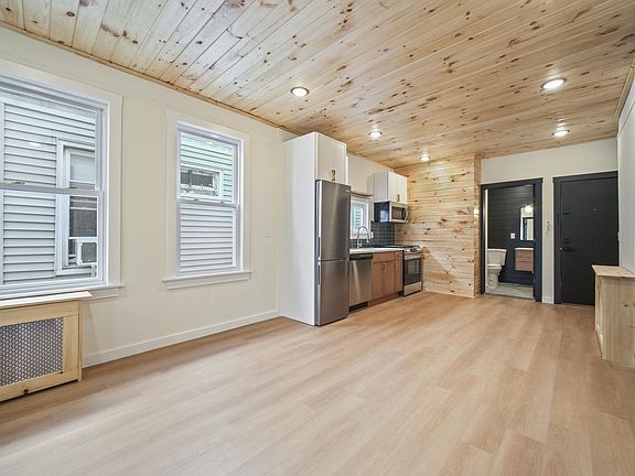 3rd image of 370 Liberty Ave #2F