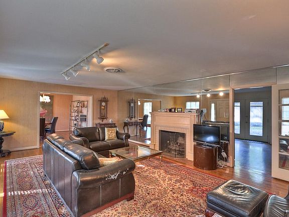 4th image of 1206 Pine Chase Dr