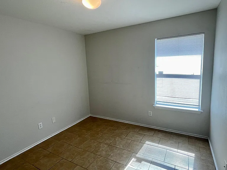 112 Cowboy Cv — Photo 25