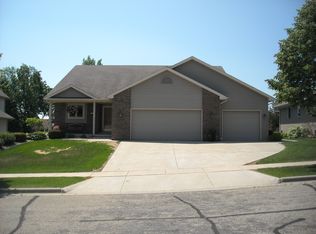 2201 Lake Woods Way, Stoughton, WI 53589