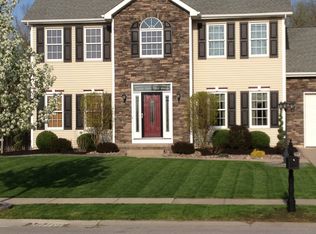 1 San Fernando Ln, East Amherst, NY 14051