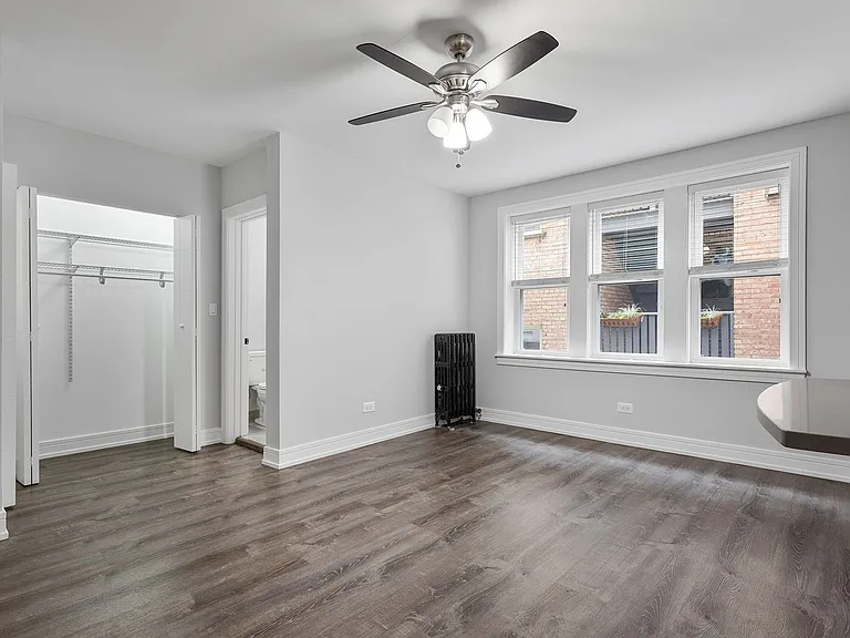 The 1521 Sherwin — Photo 4