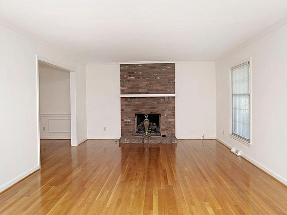 2nd image of 3428 Belvoir Dr