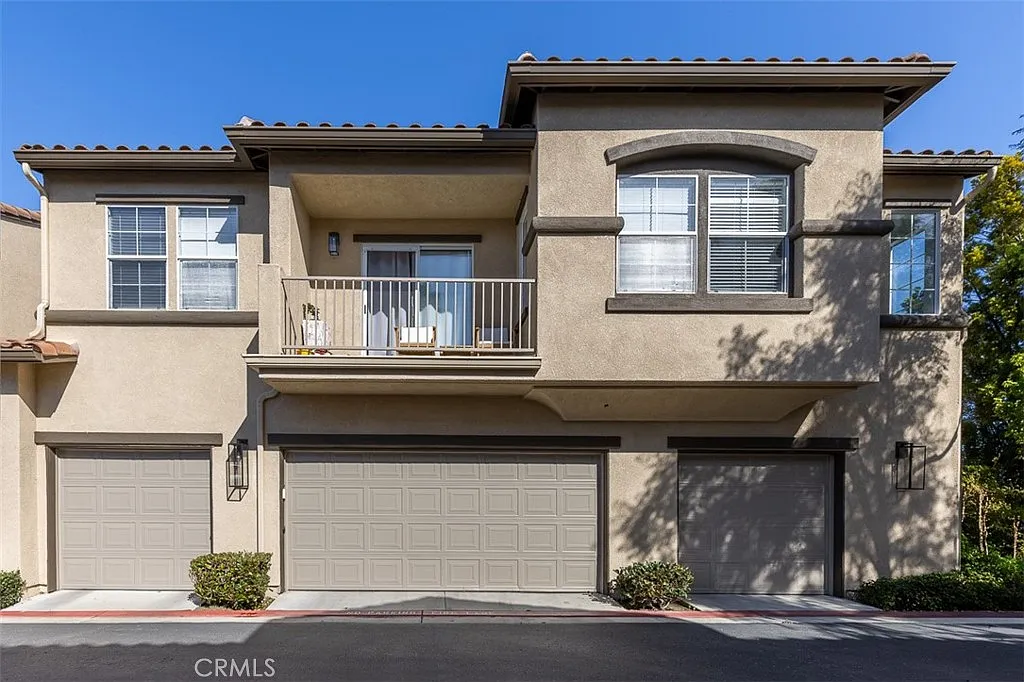 4 bed, 2.5 bath, 1837 sqft, $4,900 — Photo 1