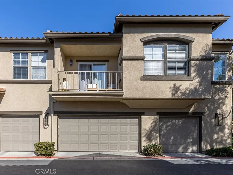 638 Sumner Way — Photo 1