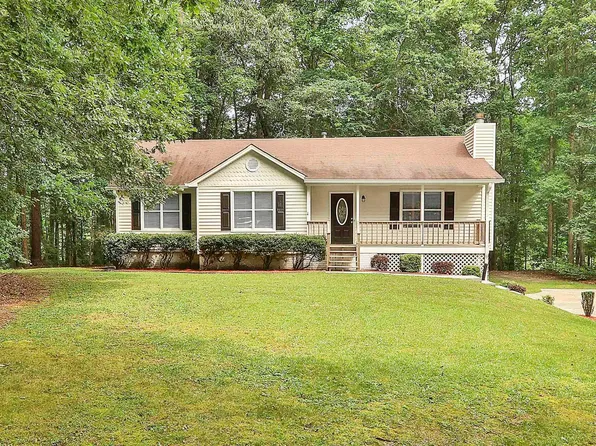 126 Doe Run Dr, Sharpsburg, GA 30277