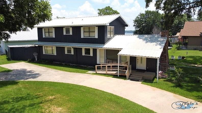 1st image of 150 Palisade Dr