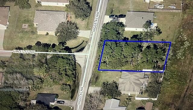 1st image of 471 Higgs Ave NW