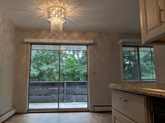 2nd image of 42 Sierra Vista Ln