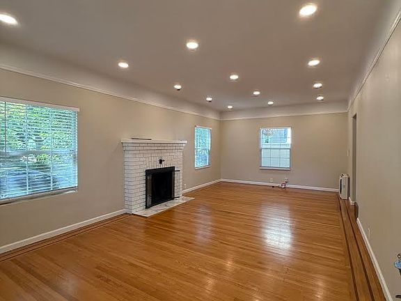 3rd image of 2201 G St #2201