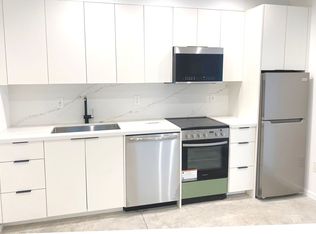 Cloverfield, 2041, Santa Monica, CA 90404