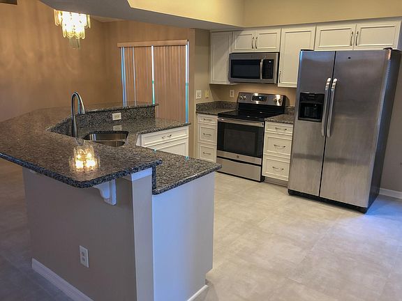 2nd image of 1951 Westpointe Cir