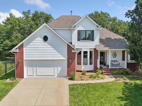 1350 N Country Walk Cir, Wichita, KS 67206
