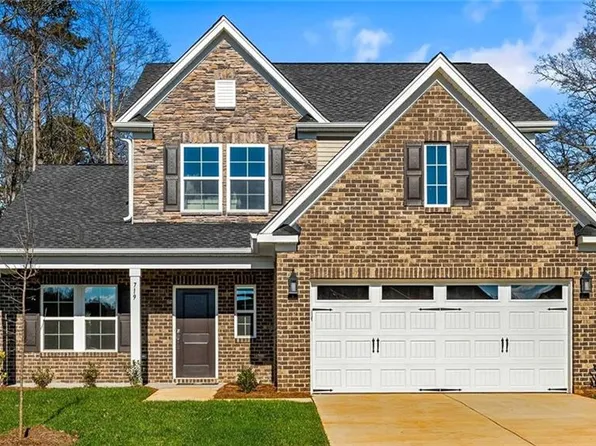 719 Cinnamon Hill Dr, Winston Salem, NC 27106