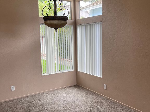 5th image of 2104 Madiera Dr