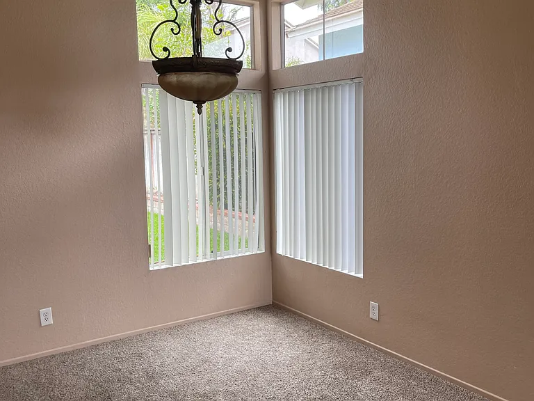 2104 Madiera Dr — Photo 5