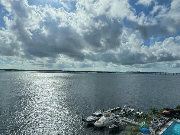 905 Brickell Bay Dr, Miami, FL