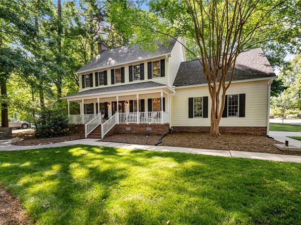 1005 Stuart Dr, Mebane, NC 27302