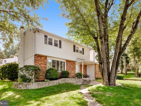 163 N Myrtlewood Ave, Langhorne, PA 19047