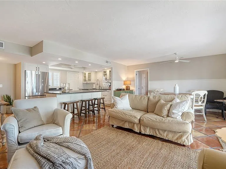 800 Benjamin Franklin Dr #406 — Photo 5
