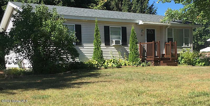 2nd image of 33 Lupine Lane