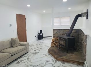 1 Arthur Rd, Stanhope, NJ 07874
