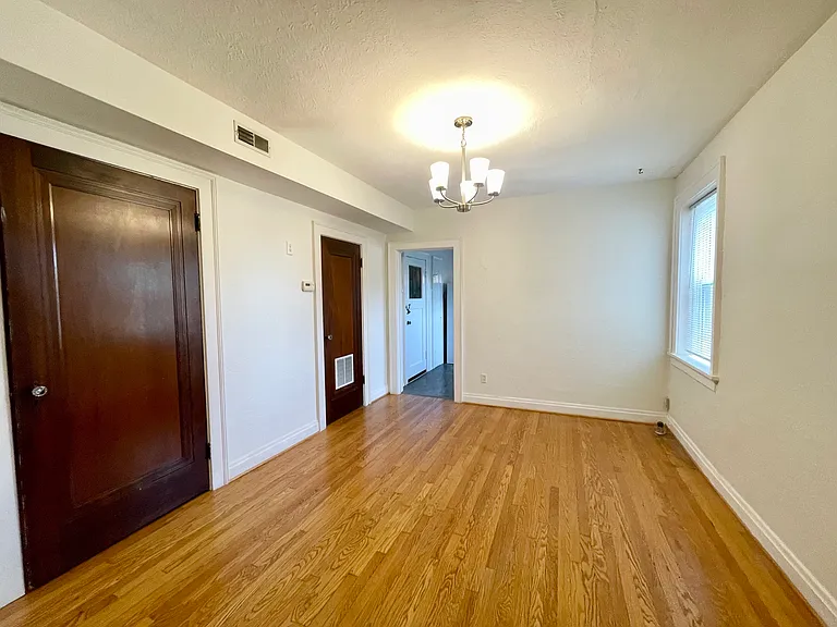 4965 Oleatha Ave #2W — Photo 4